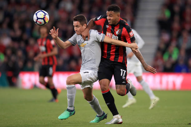 她申请法律 她申请法律